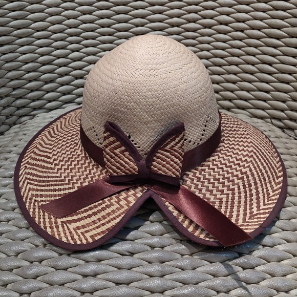 Straw Hat - Picture 2 of 5